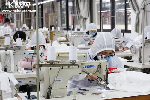 复工转产保防控 衡水这家服装厂转产防护服支援战 疫 一线